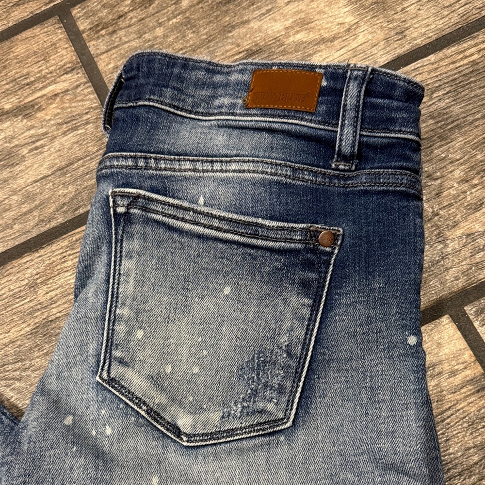 Judy Blue boyfriend fit distressed jeans dark wash size 5/27 - Picture 2 of 12
